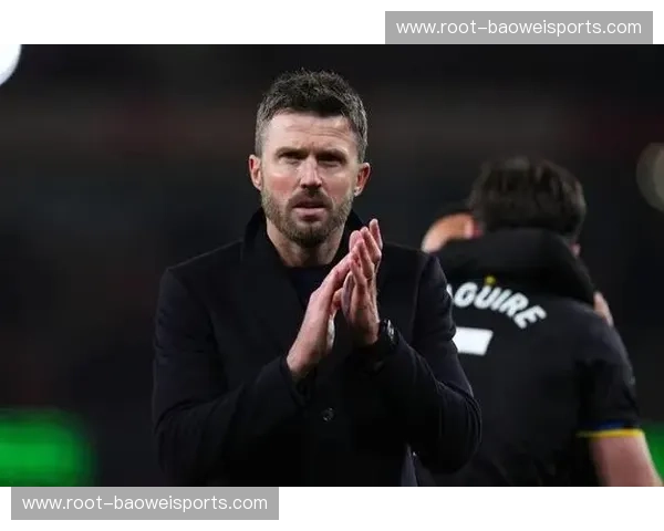 曼联逆转十人水晶宫升至第三 卡里克上任七轮不败豪取十九分