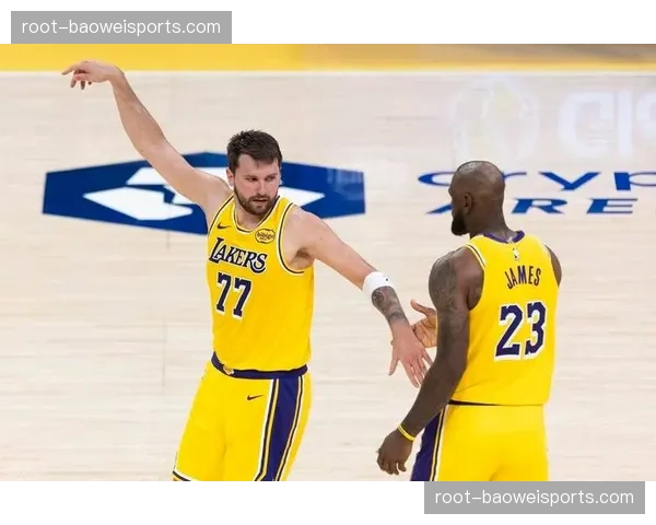 湖人东契奇33分5篮板8助攻 进攻负担与约基奇比肩